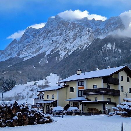 Tiroler Alpblick Appartements Ehrwald Exterior foto